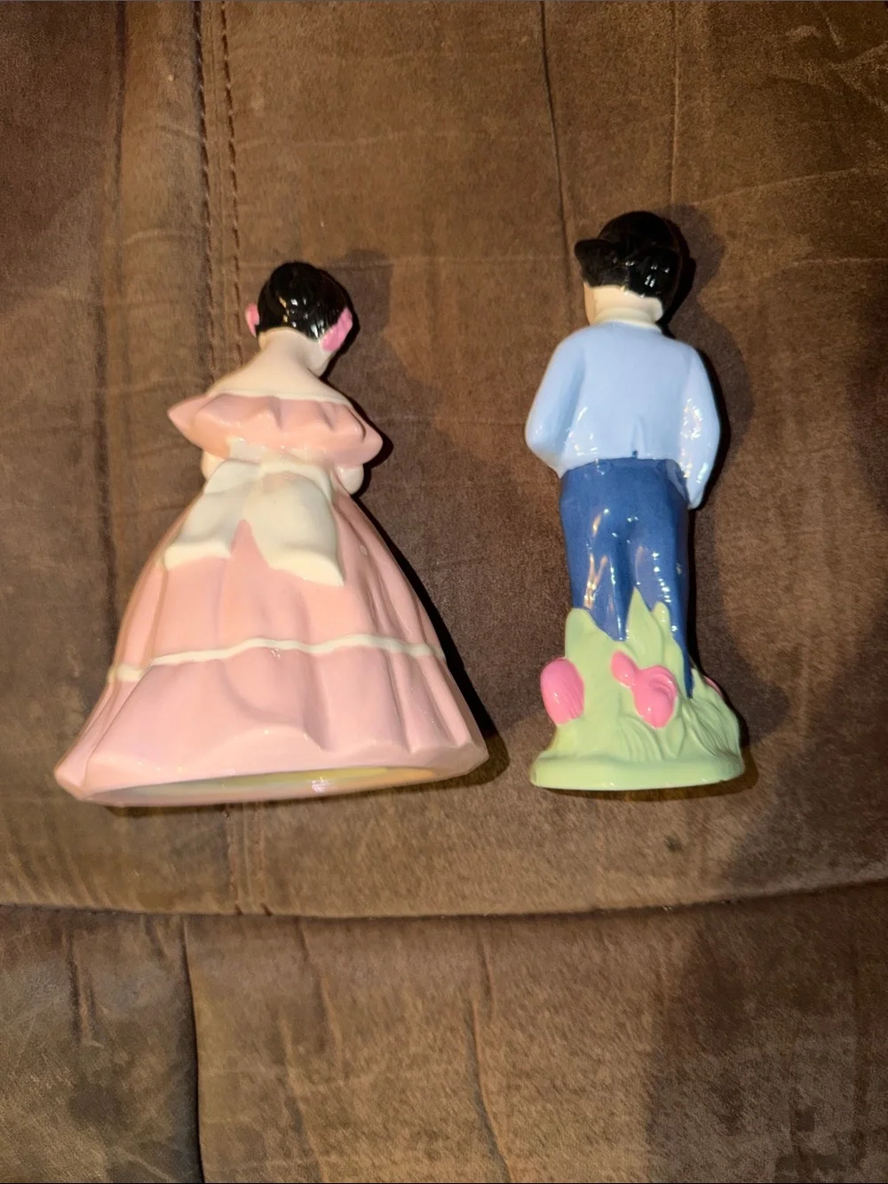 Porcelain Couple Figurines in Pink and Blue — Decorative Home Accent